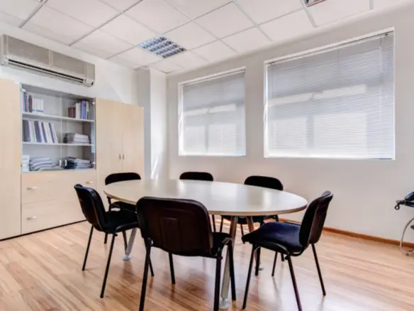 135m2 Offices in Gwardamanga for Rent