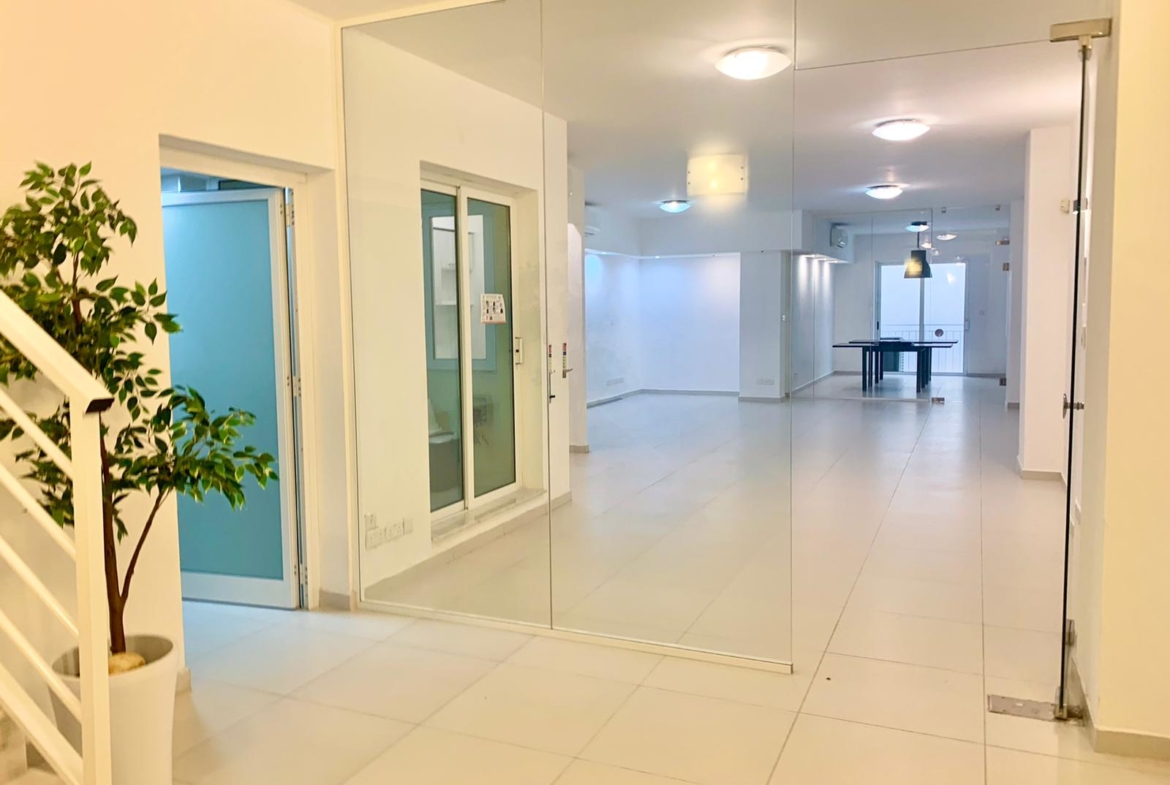 Office for rent on Tower Road in Sliema (90m2)