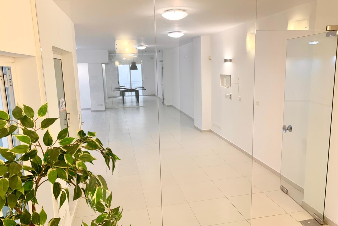Office for rent on Tower Road in Sliema (90m2)