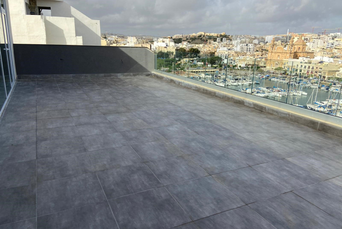 Seafront Office Building in Pieta for Rent