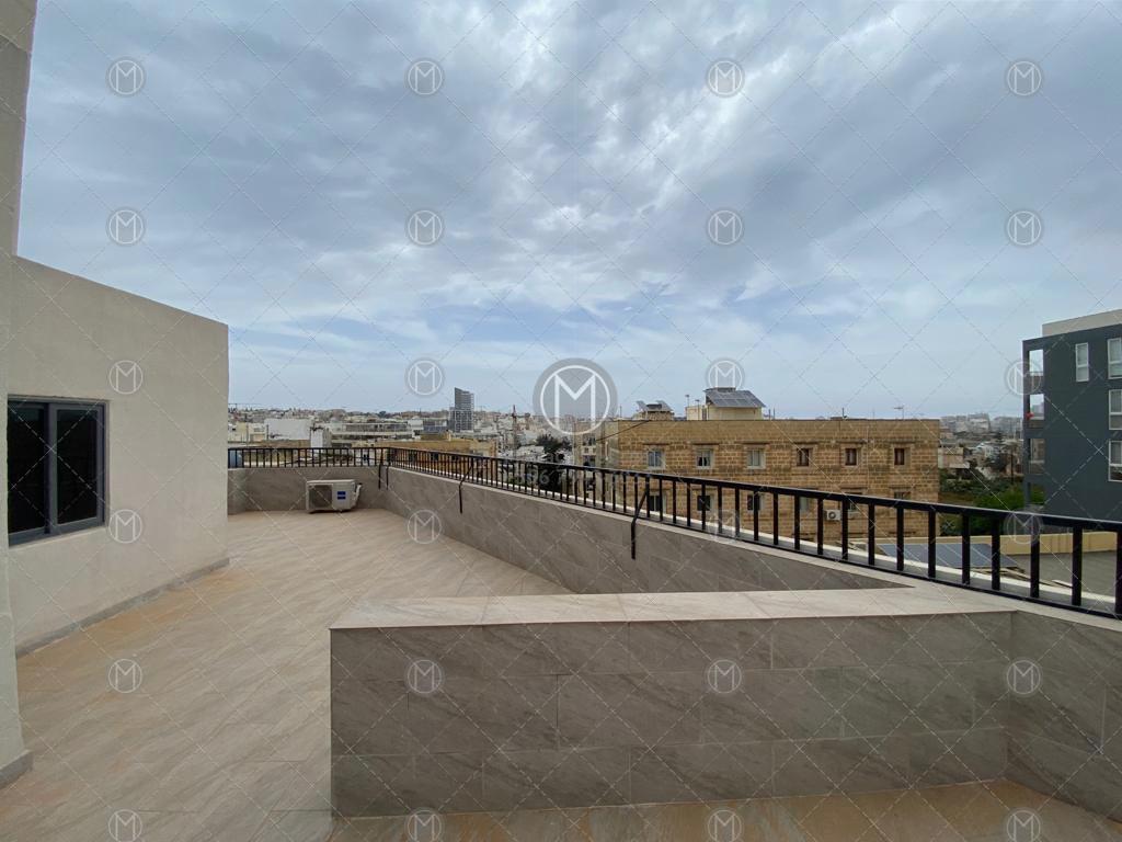 Penthouse Office in Ta' Xbiex