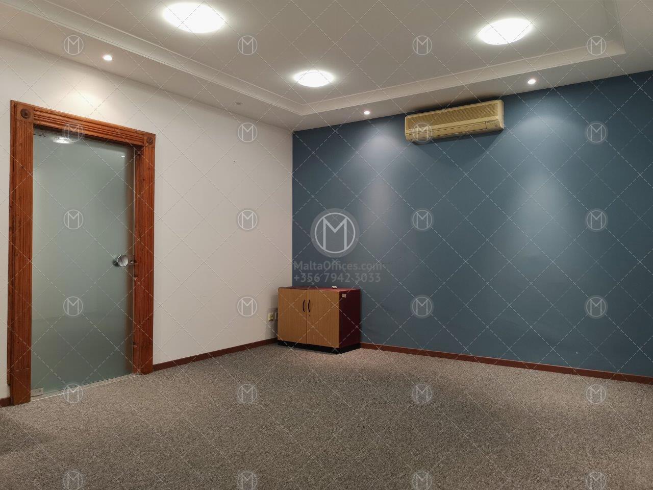 250m2 Office for Rent in Valletta