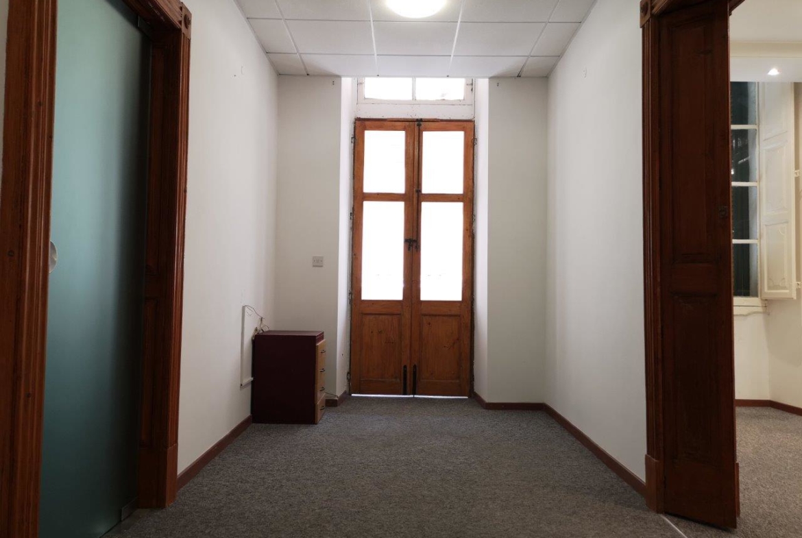 250m2 Office for Rent in Valletta