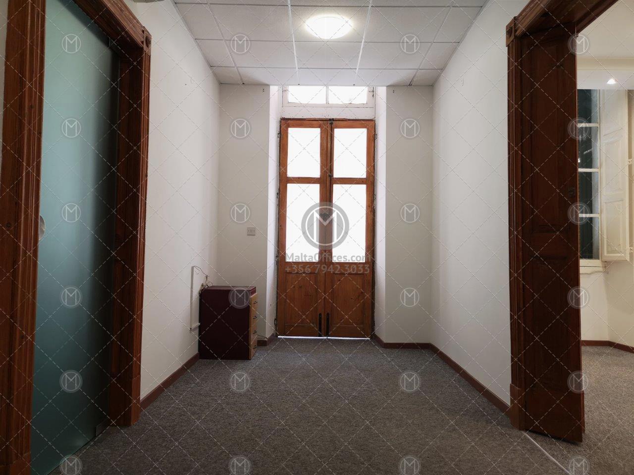 250m2 Office for Rent in Valletta