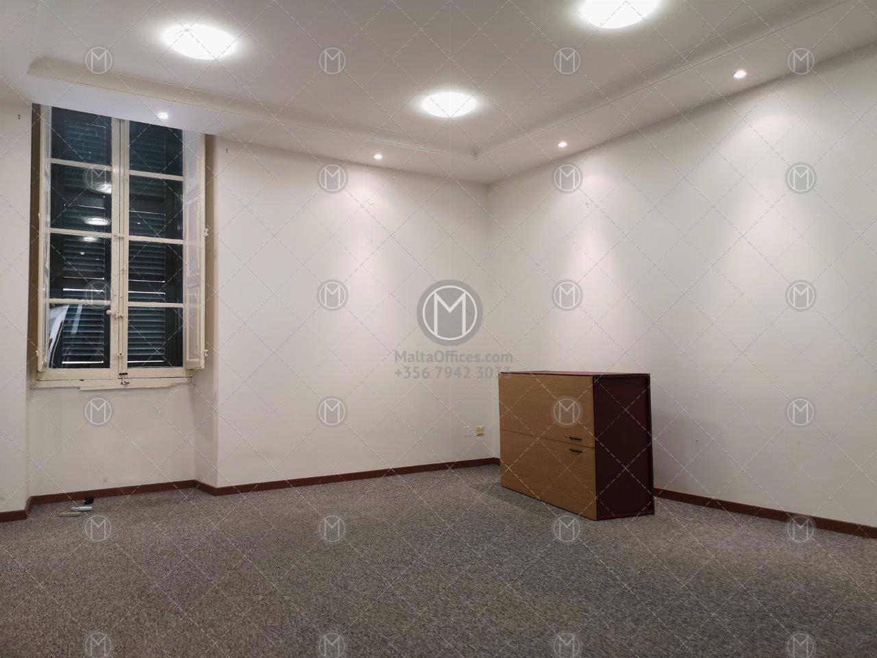 250m2 Office for Rent in Valletta