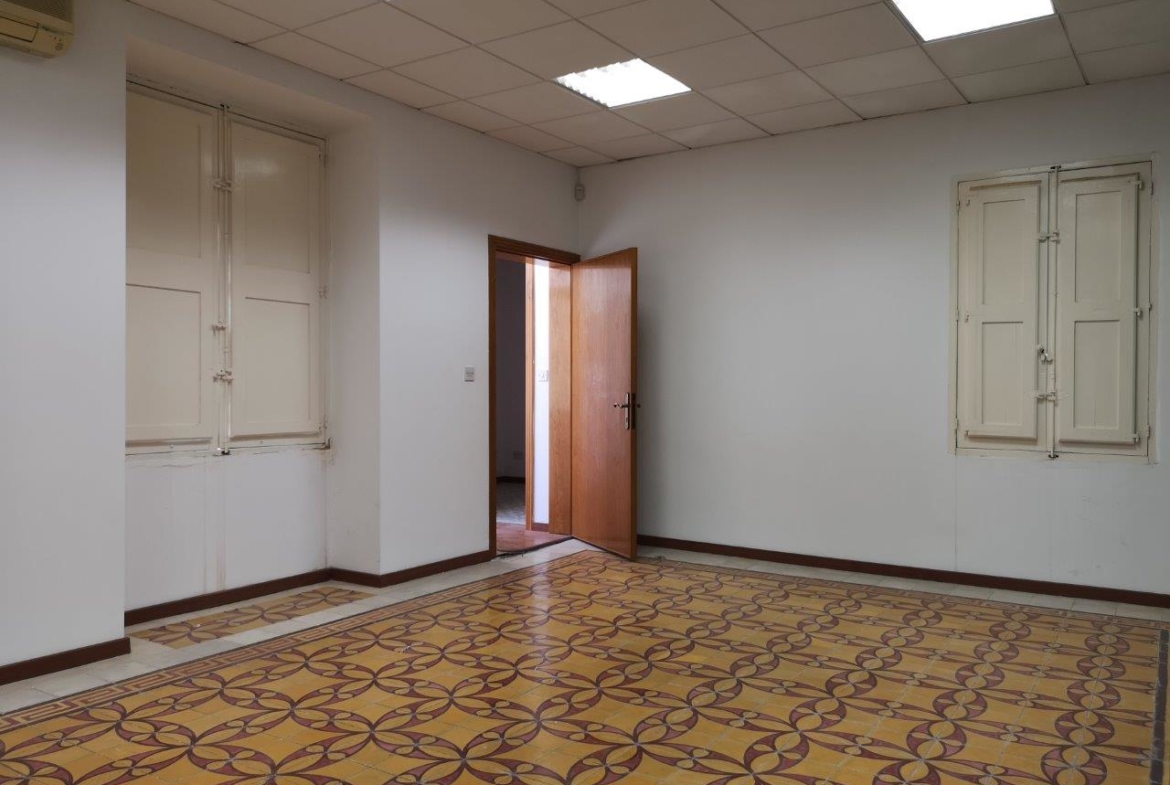 250m2 Office for Rent in Valletta