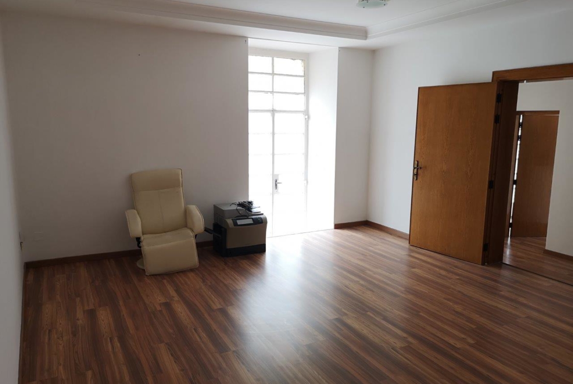 250m2 Office for Rent in Valletta