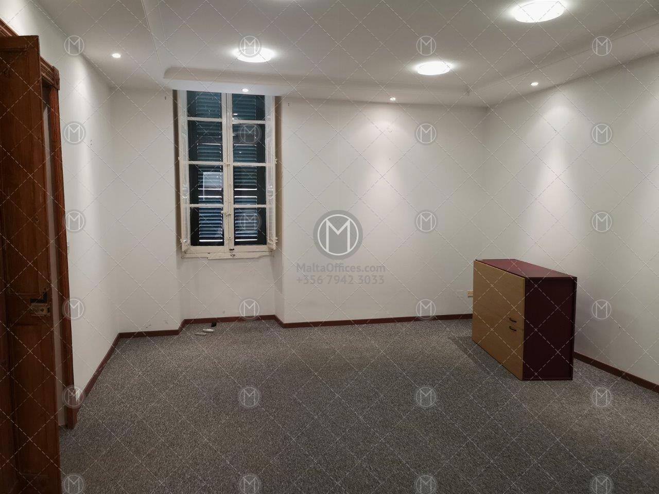 250m2 Office for Rent in Valletta