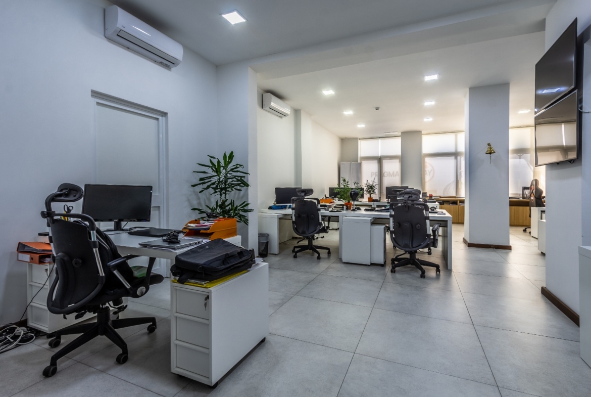 Outstanding Sliema Seafront Office to let