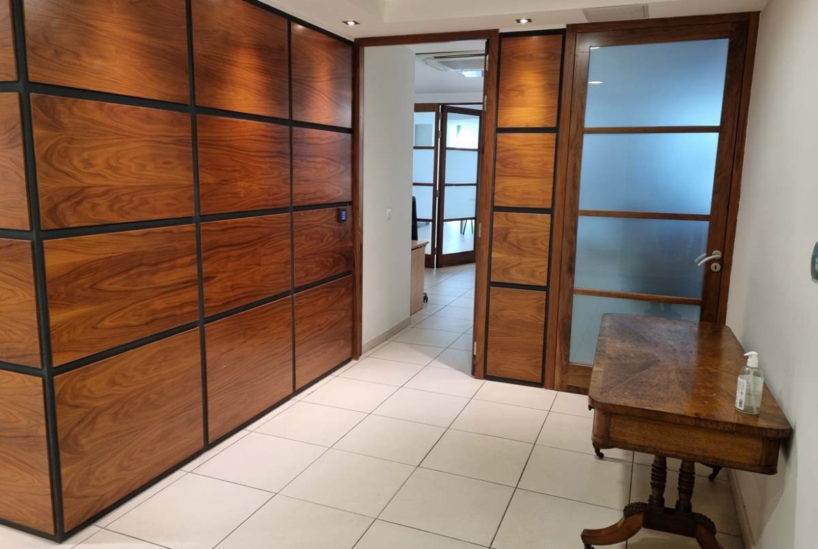 Fully furnished office in St Julian’s for rent