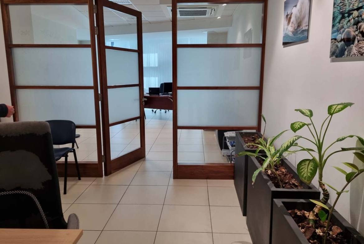 Fully furnished office in St Julian’s for rent