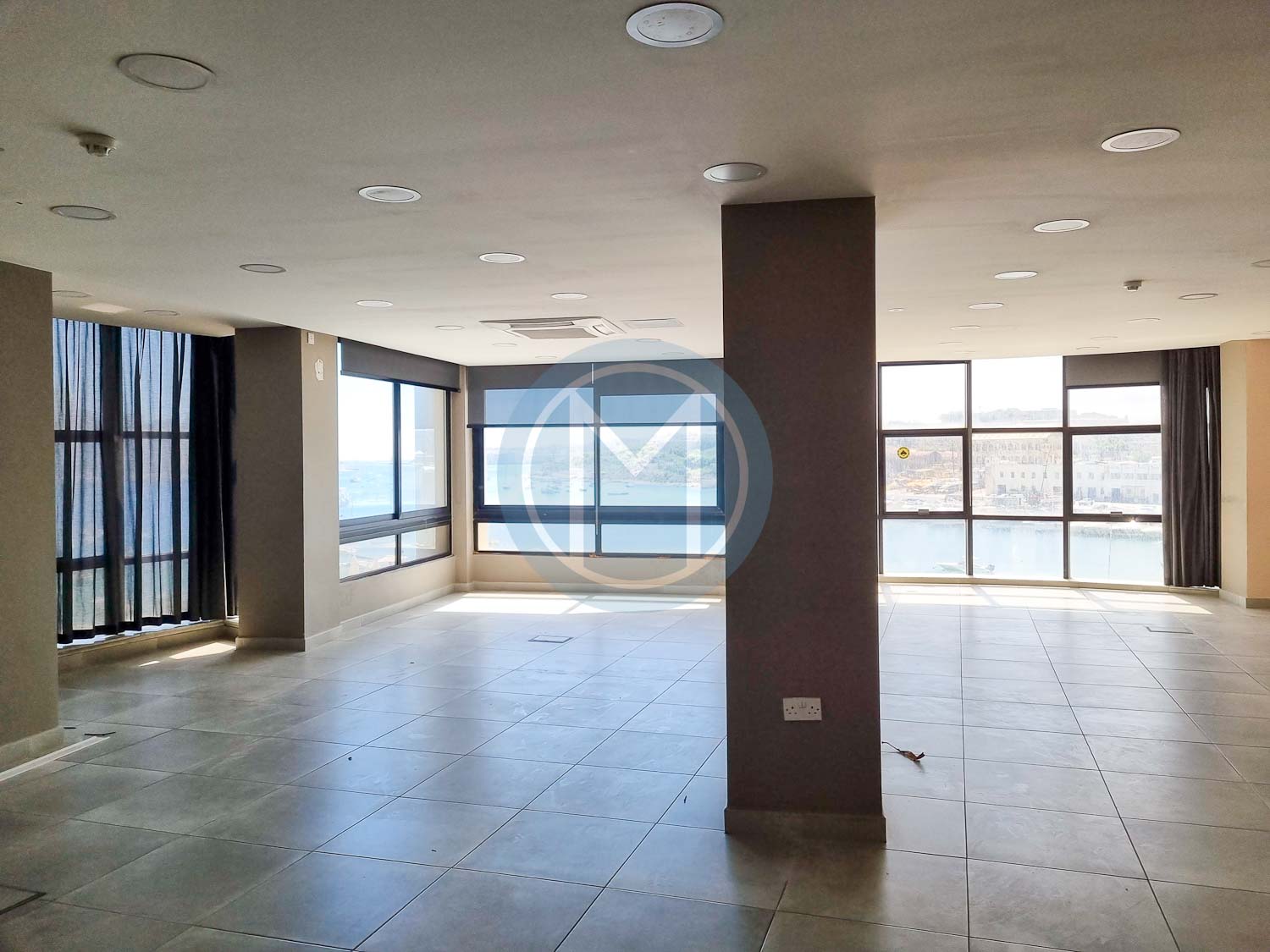 Gzira Duplex Seafront Office