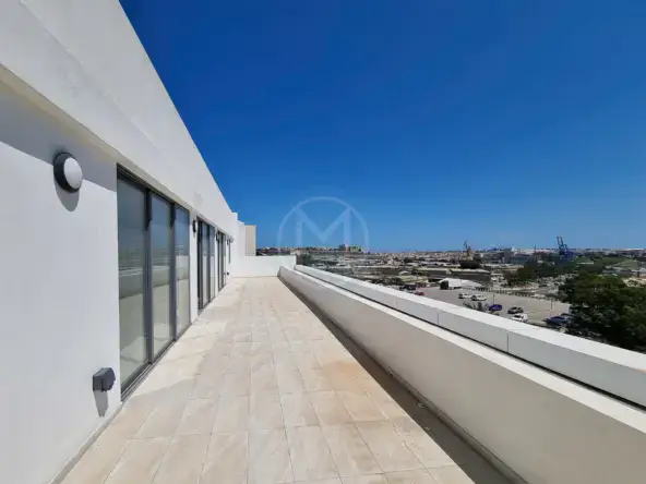 Central Penthouse Office for Rent