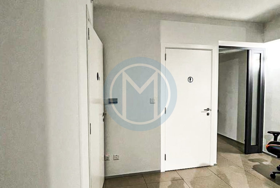 Office To Let in Sliema
