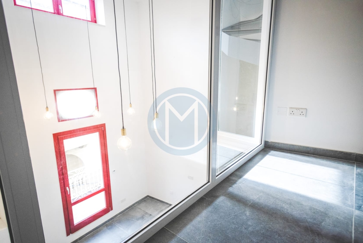 Mosta Duplex Office To Let