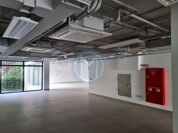 325 SQM Office To Let