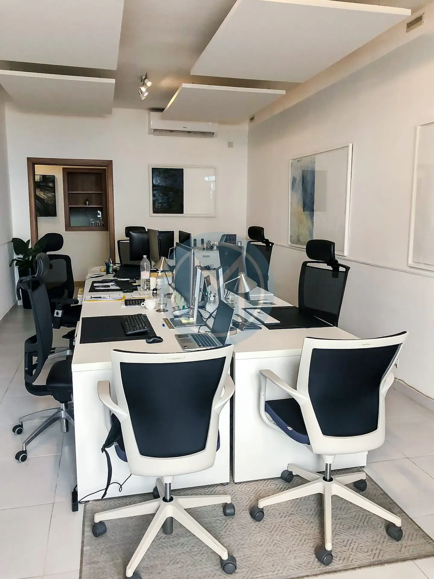 Seafront Retail Office To Let