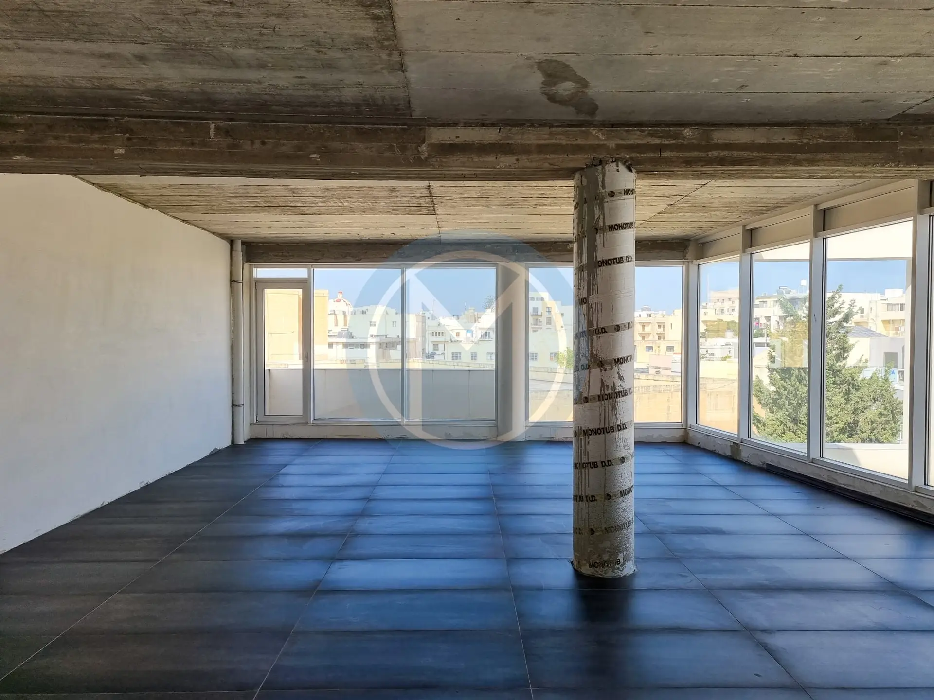 Central Penthouse Office To Let