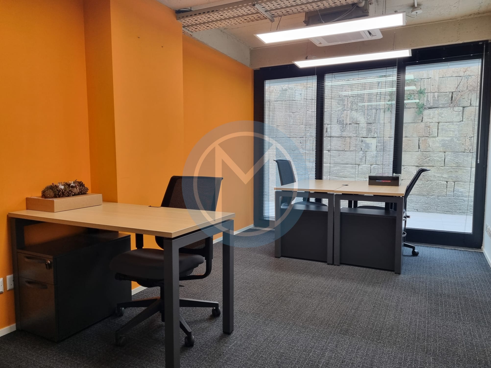 3 Person Serviced Office To Let