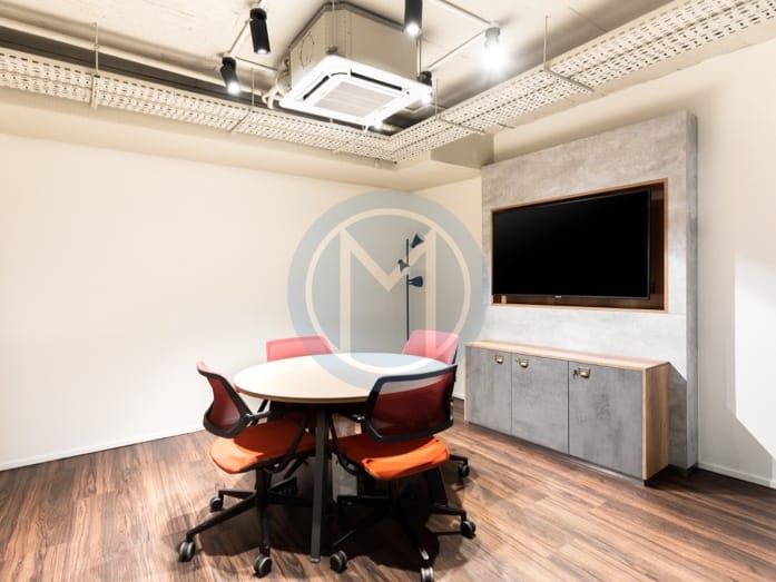 3 Person Serviced Office To Let