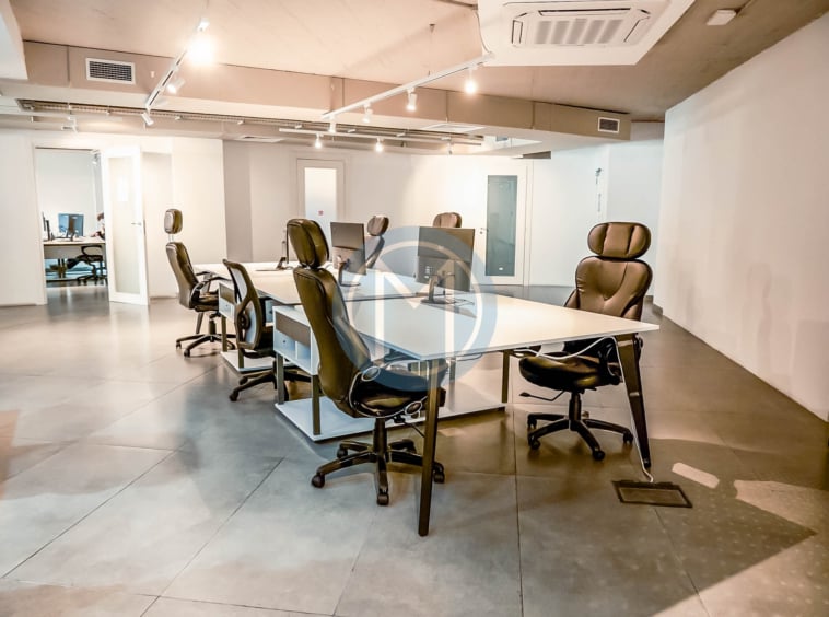 400 SQM Office To Let
