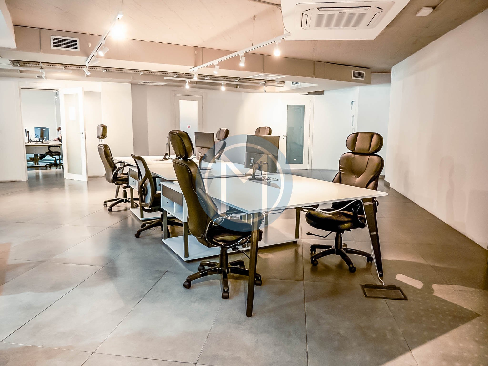400 SQM Office To Let