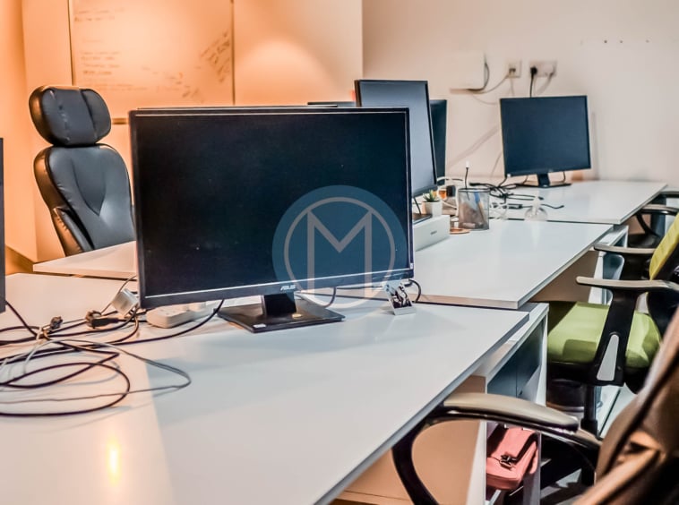 400 SQM Office To Let