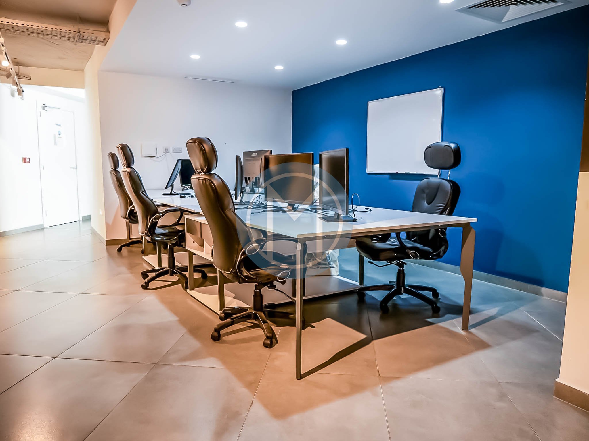 400 SQM Office To Let