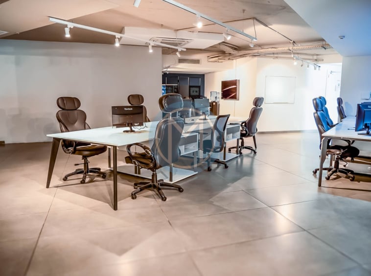 400 SQM Office To Let