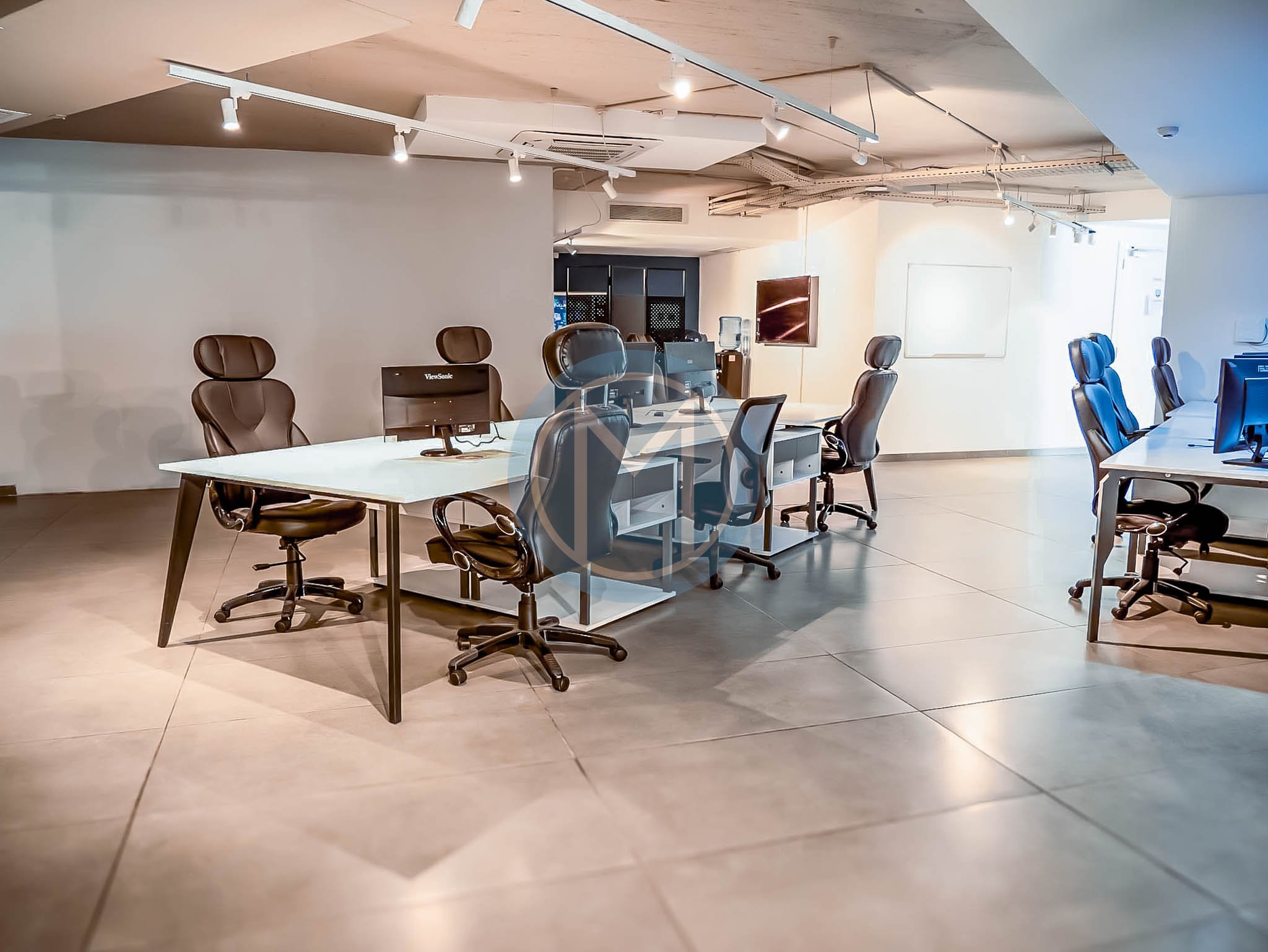 400 SQM Office To Let