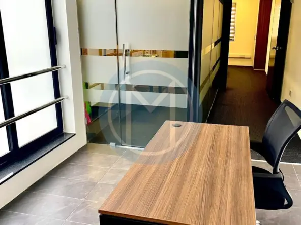 11 person Office To Let in Birkirkara