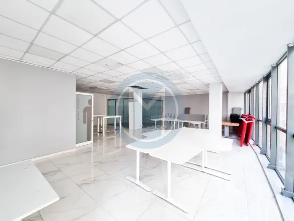 Spacious Open Space Office