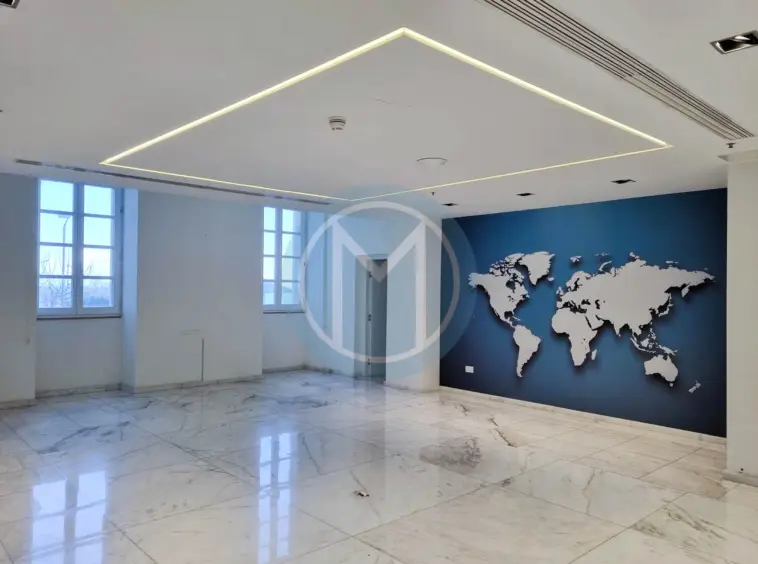 Sliema Office with own entrance
