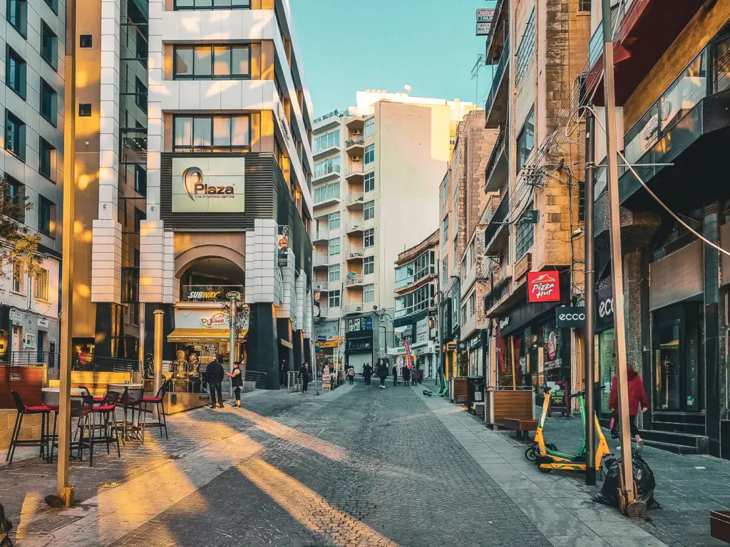 Why Sliema Is Malta’s Office Rental Hotspot - Shopping District & Bisazza Street