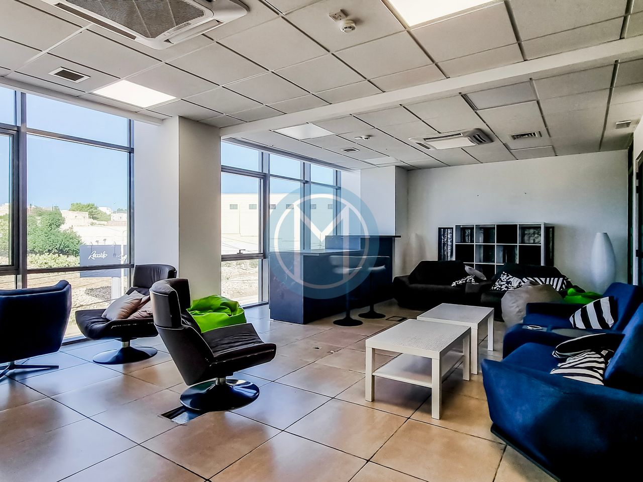 2000 SQM Office To Let