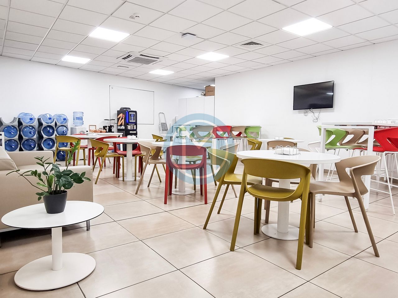 2000 SQM Office To Let