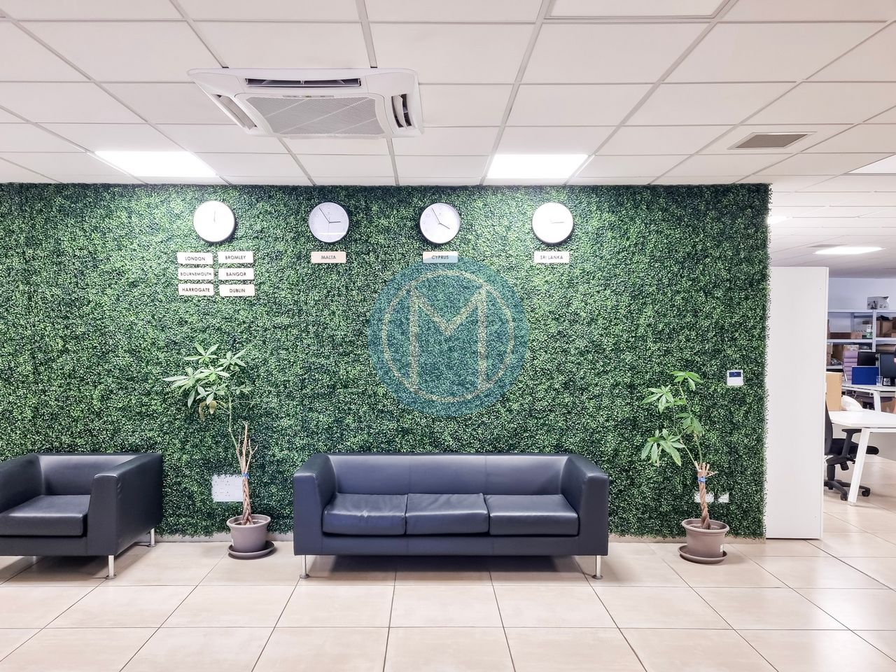 2000 SQM Office To Let