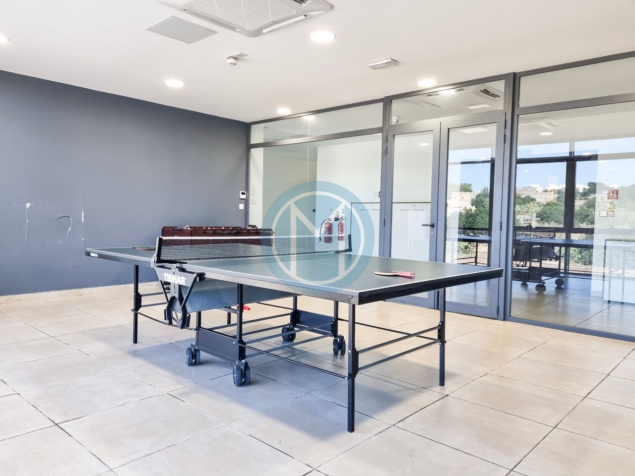 2000 SQM Office To Let