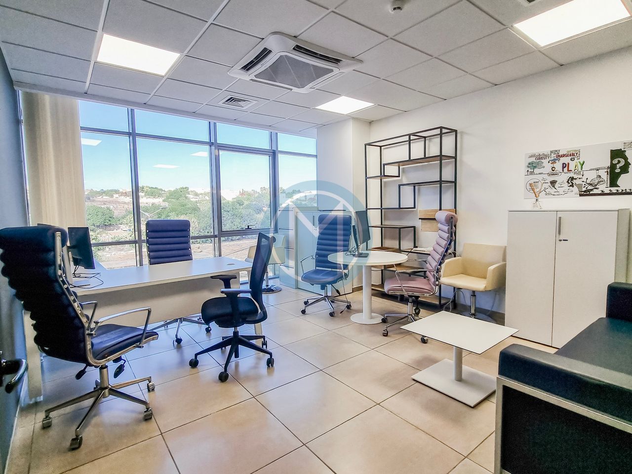 2000 SQM Office To Let
