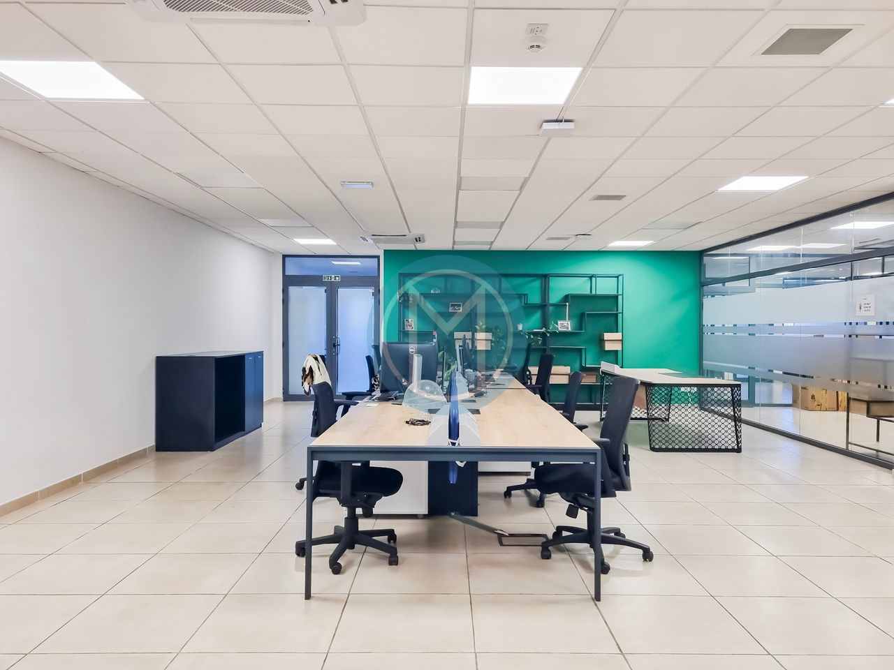 2000 SQM Office To Let