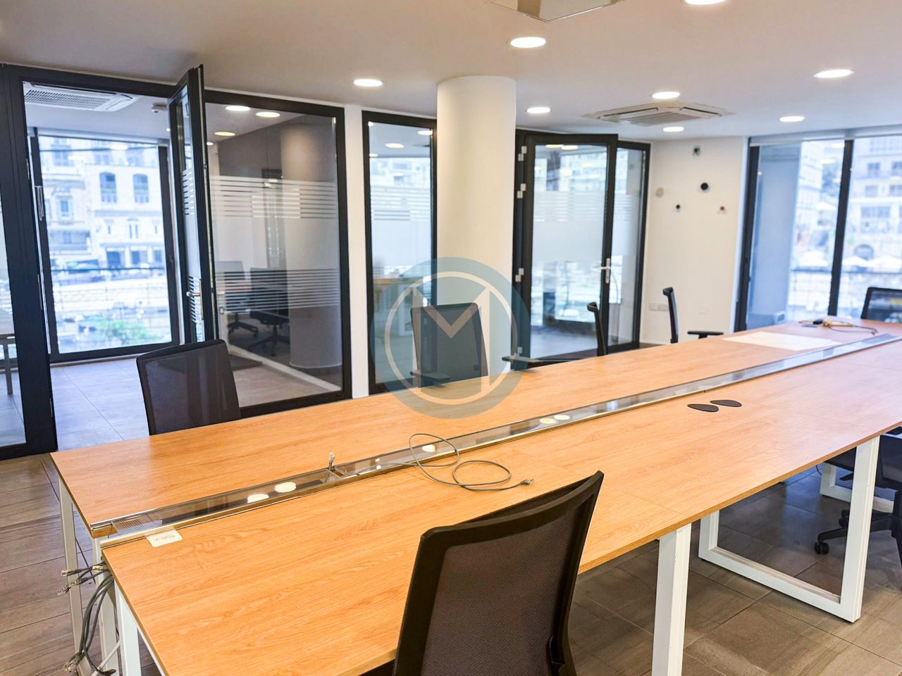 Full Floor Office in Spinola