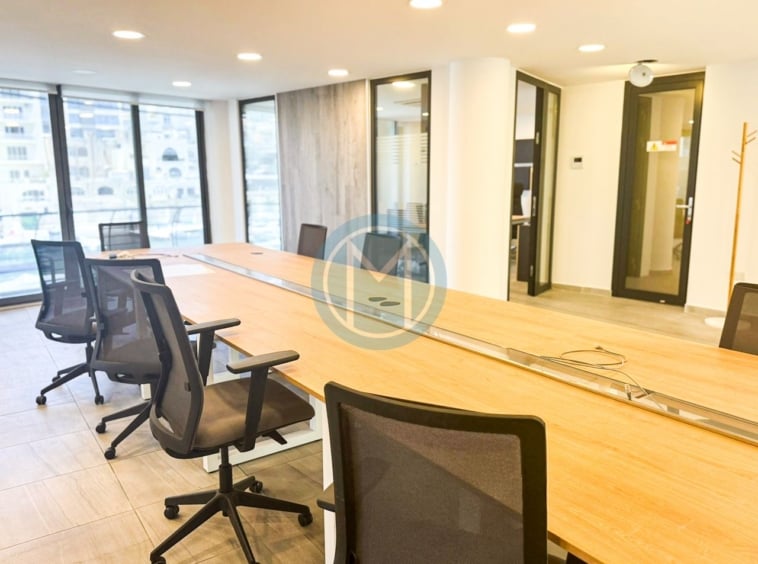 Full Floor Office in Spinola