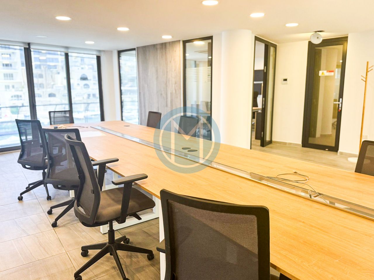 Full Floor Office in Spinola