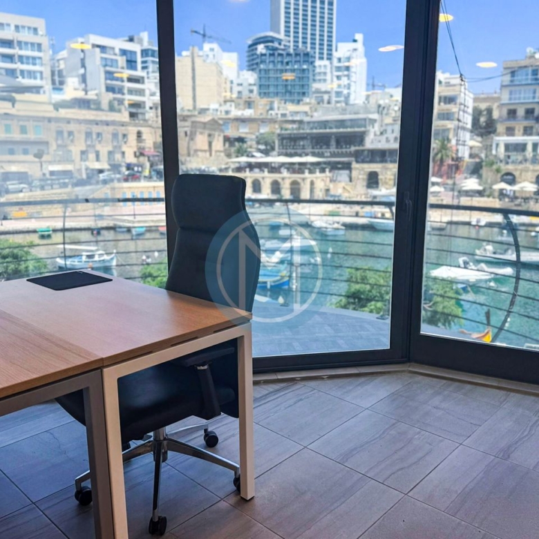 Full Floor Office in Spinola