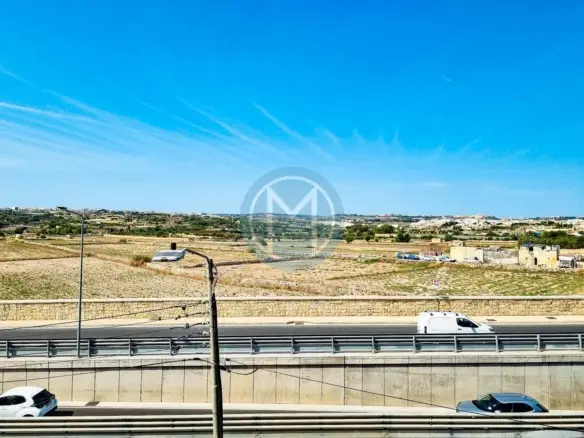 Mriehel Corner Office To Let