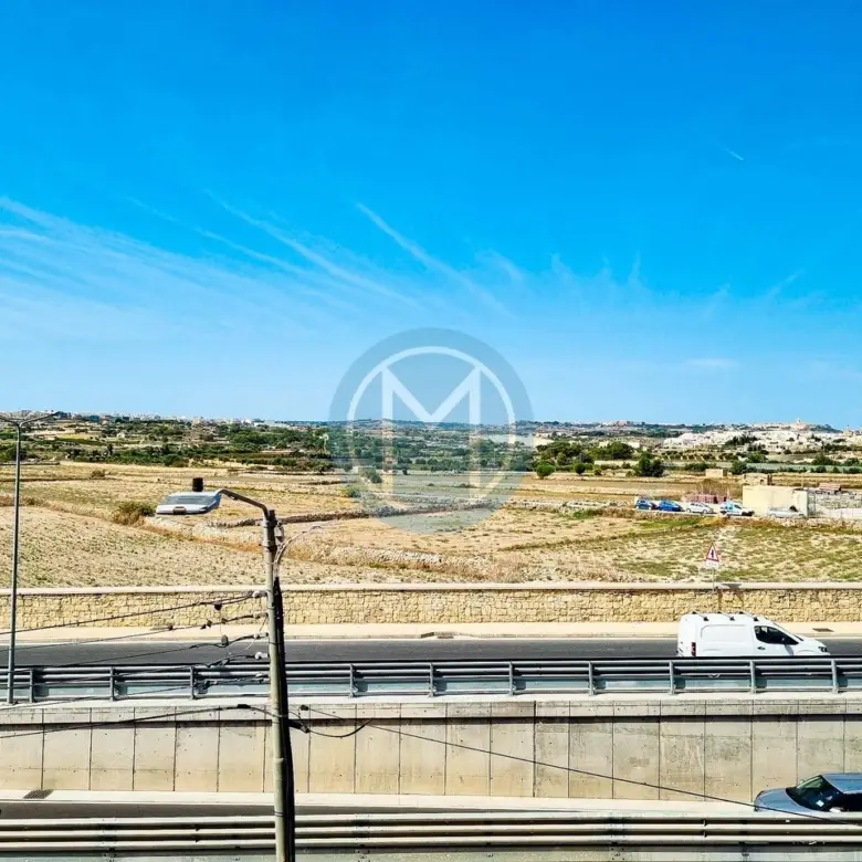 Mriehel Corner Office To Let