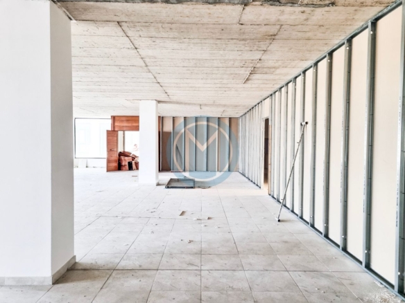 Central Office & Warehouse To Let