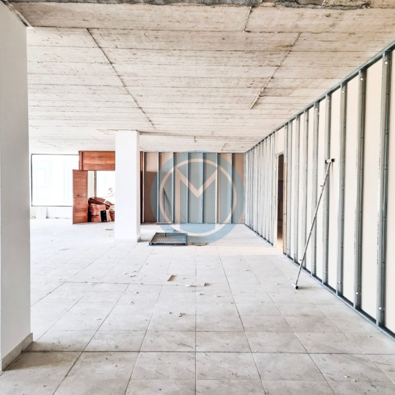 Central Office & Warehouse To Let