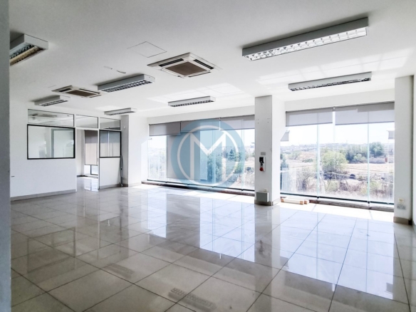 400 SQM Corner Office To Let