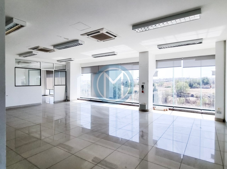 400 SQM Corner Office To Let